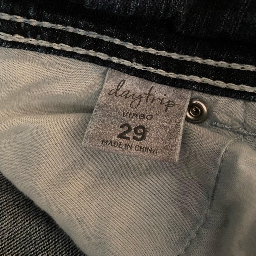 Daytrip Jean Capris - Picture 4 of 7